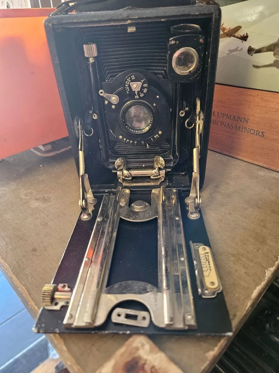 Vintage Cameo Camera - Image 1