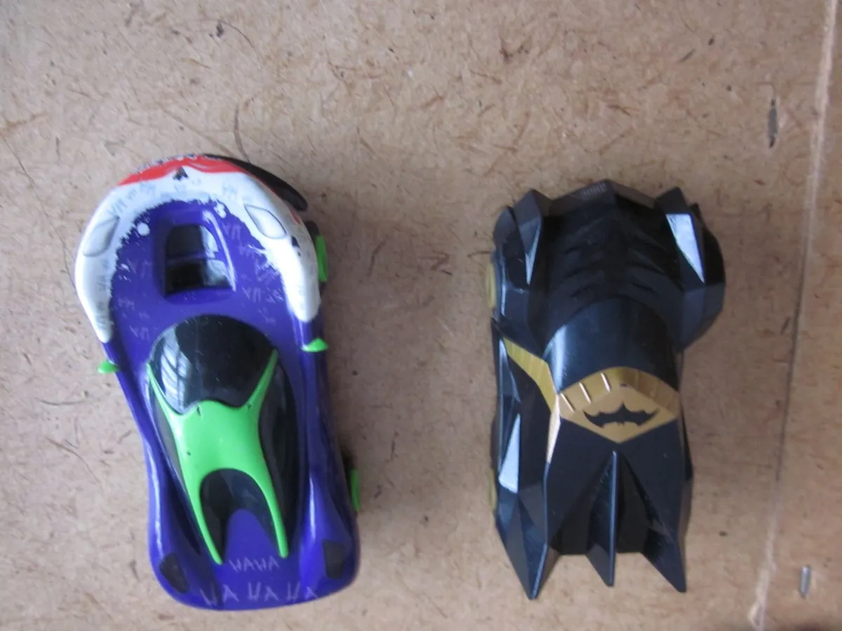 Micro Scalextric Batman Vs Joker Race Set - Image 3