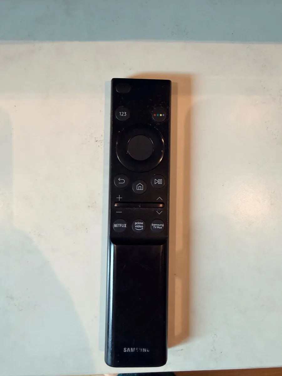 Samsung Smart TV (UE50AU7100K) - Image 2