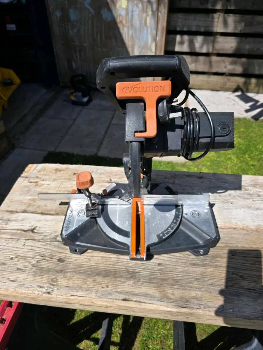 Evolution mitre saw - Image 1