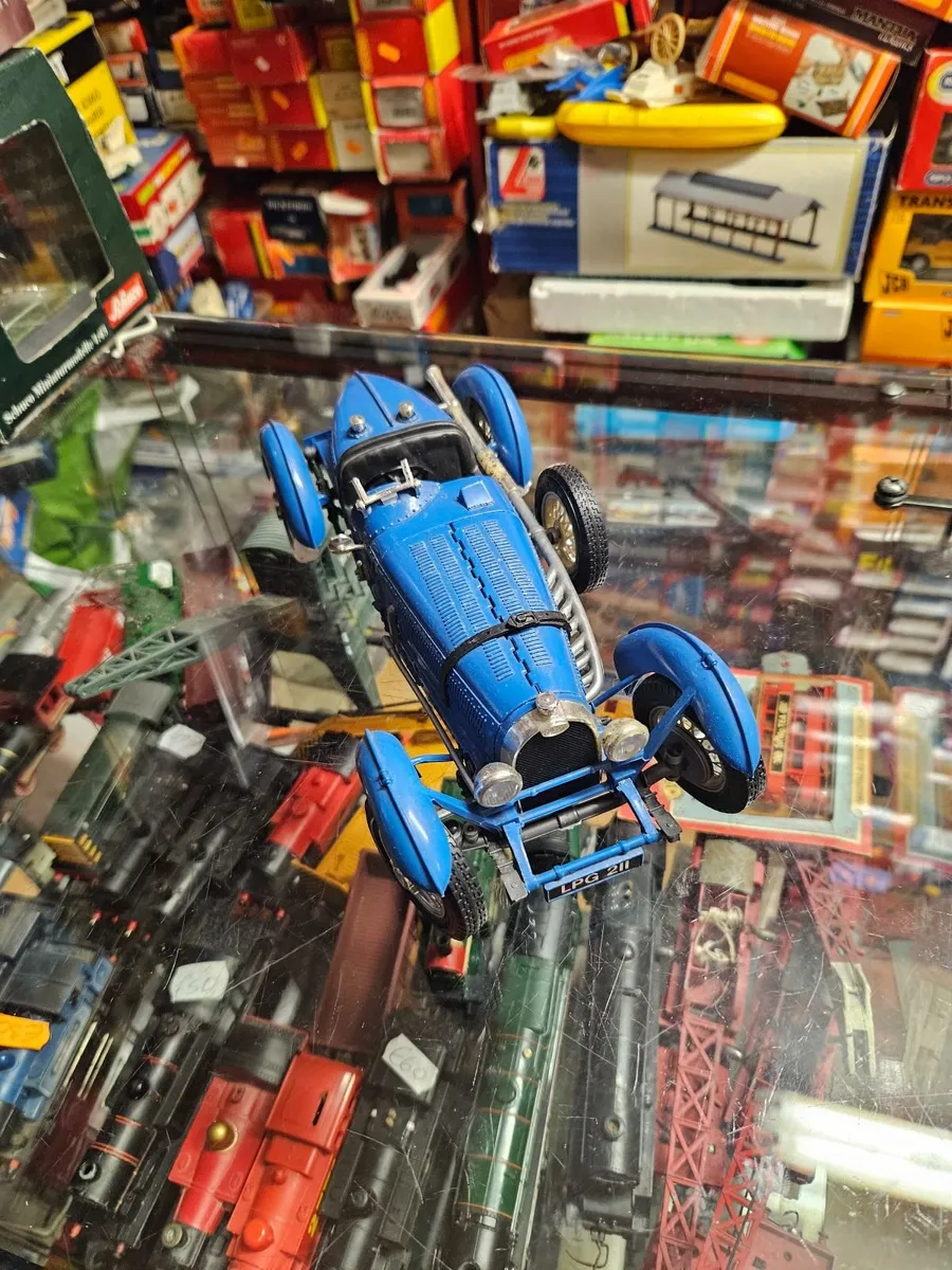 Corgi Burago Bugatti 1.18 - Image 3