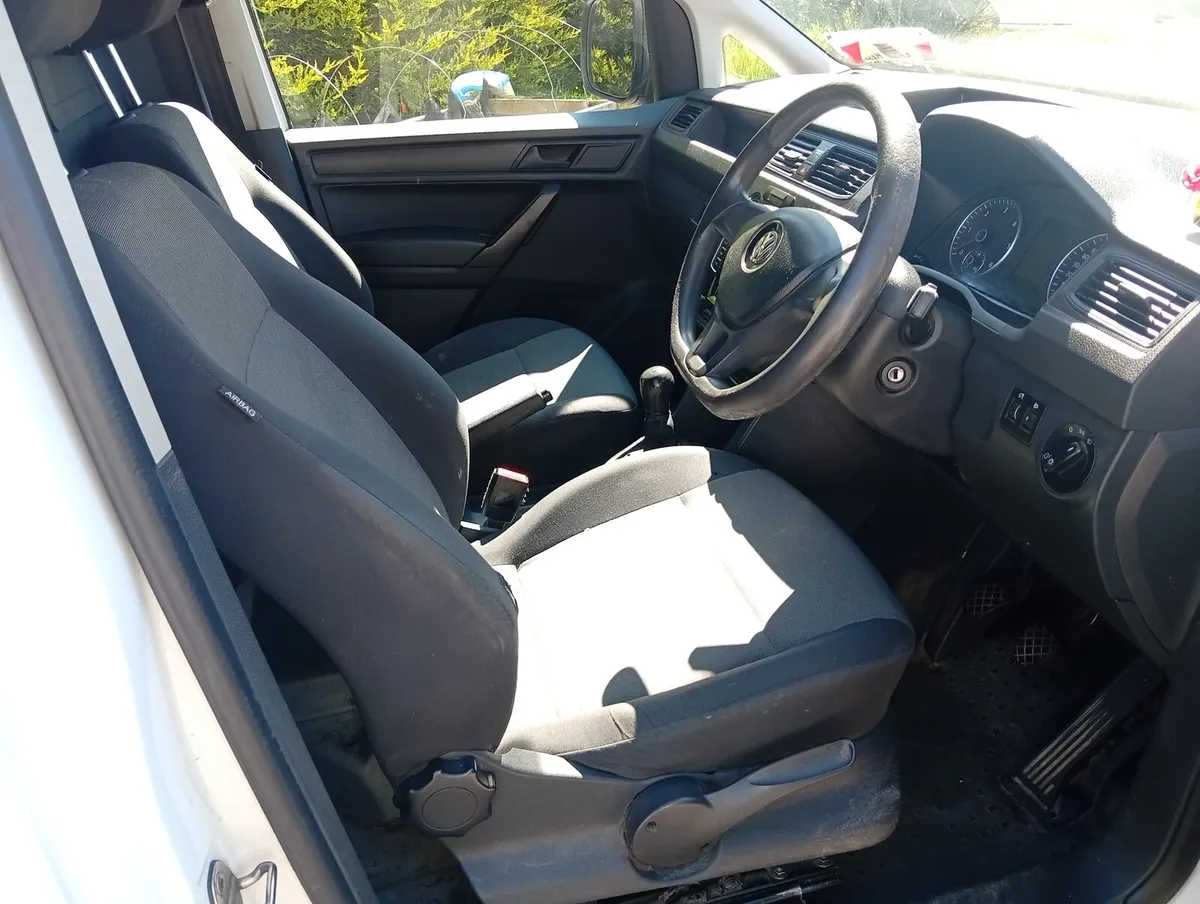 Volkswagen caddy - Image 2