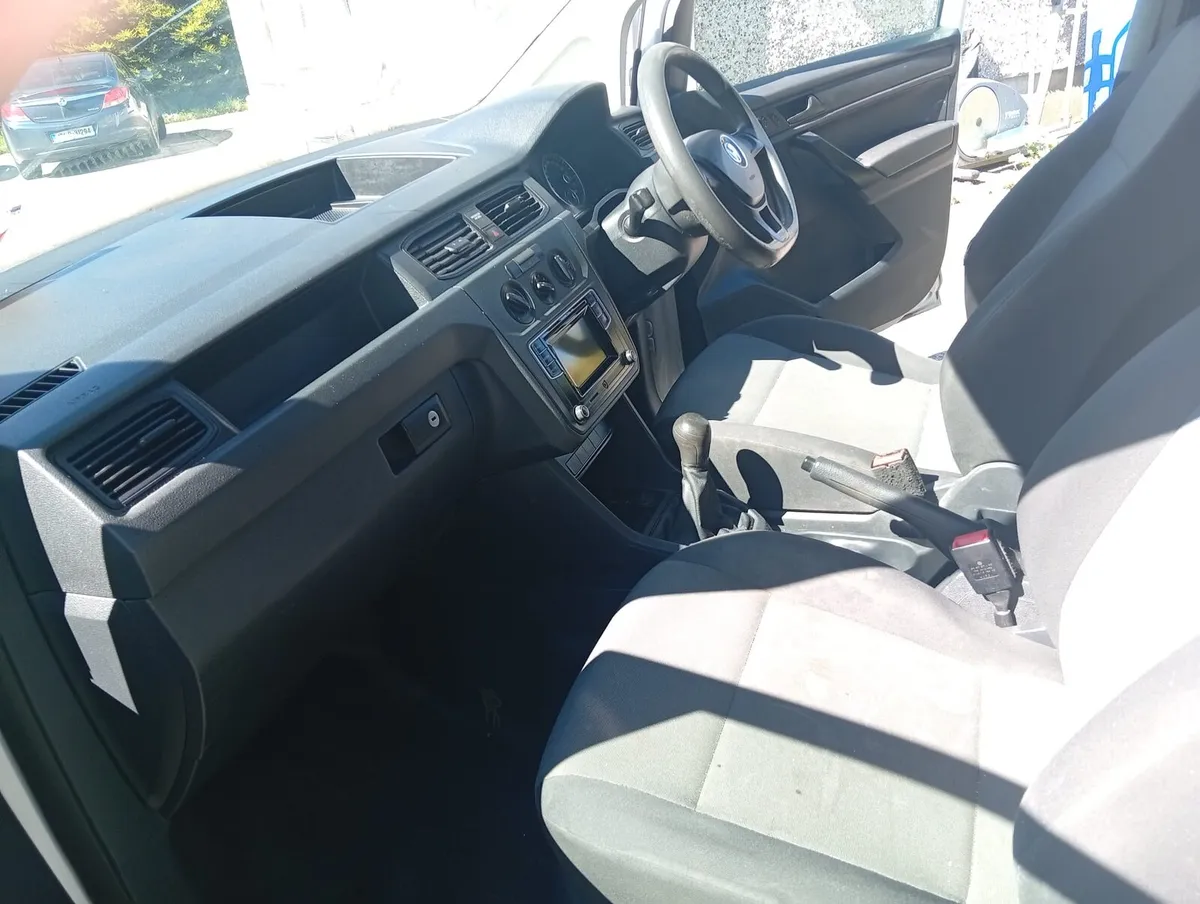 Volkswagen caddy - Image 3