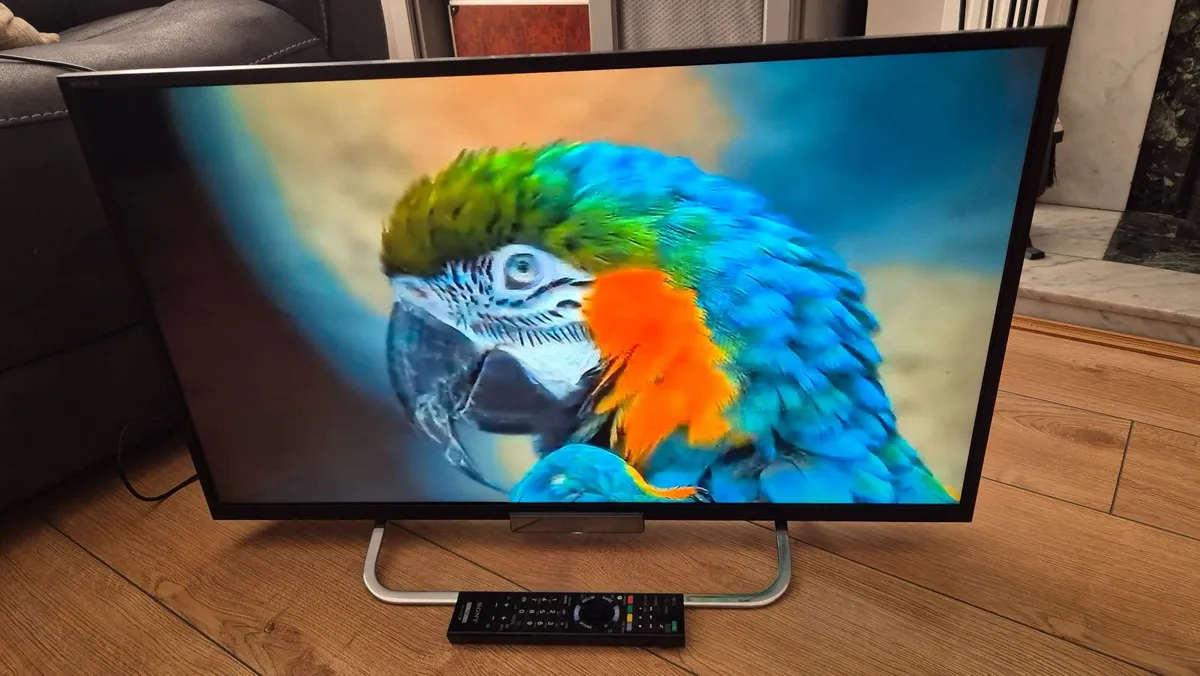 Sony 32" Full HD Smart TV (only Youtube) - Image 4