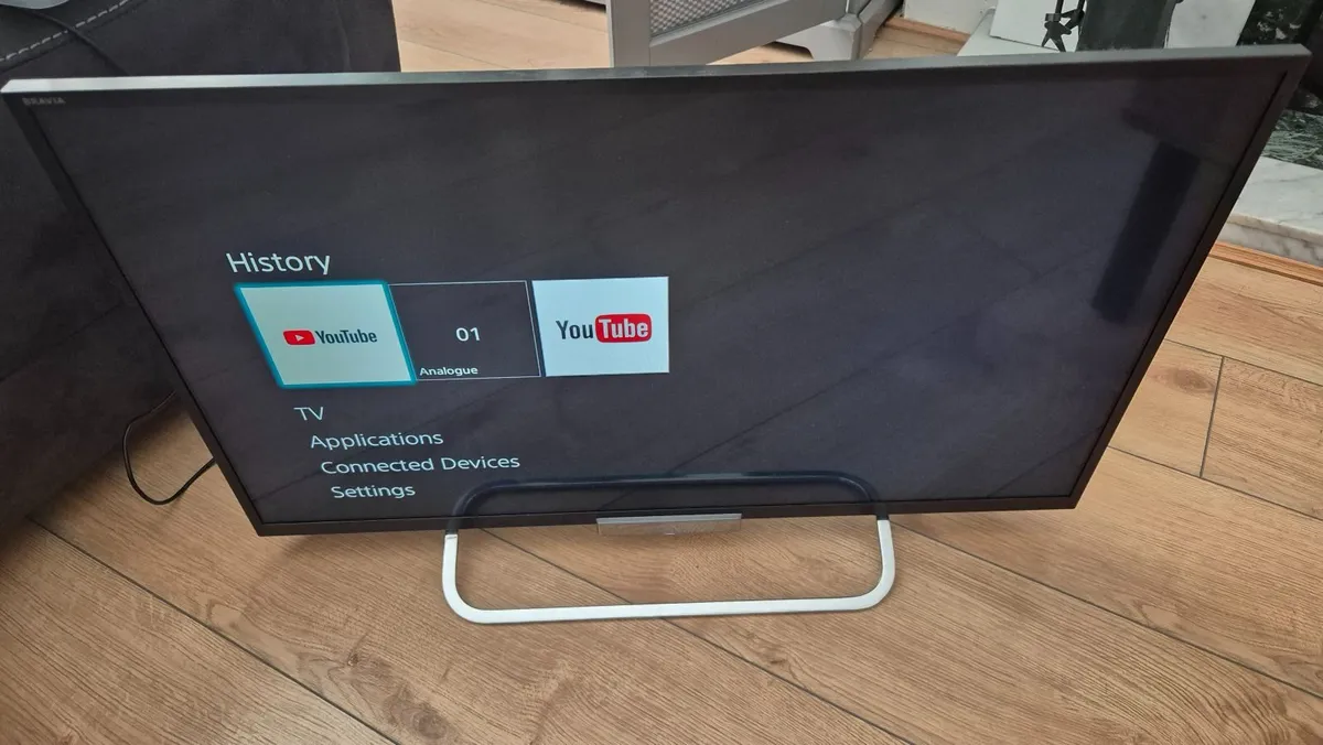 Sony 32" Full HD Smart TV (only Youtube) - Image 3