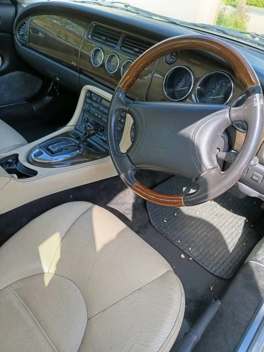 Jaguar Xk8 1996 - Image 2