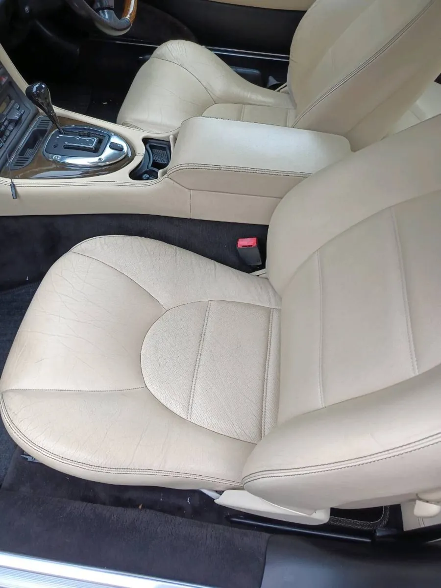 Jaguar Xk8 1996 - Image 3