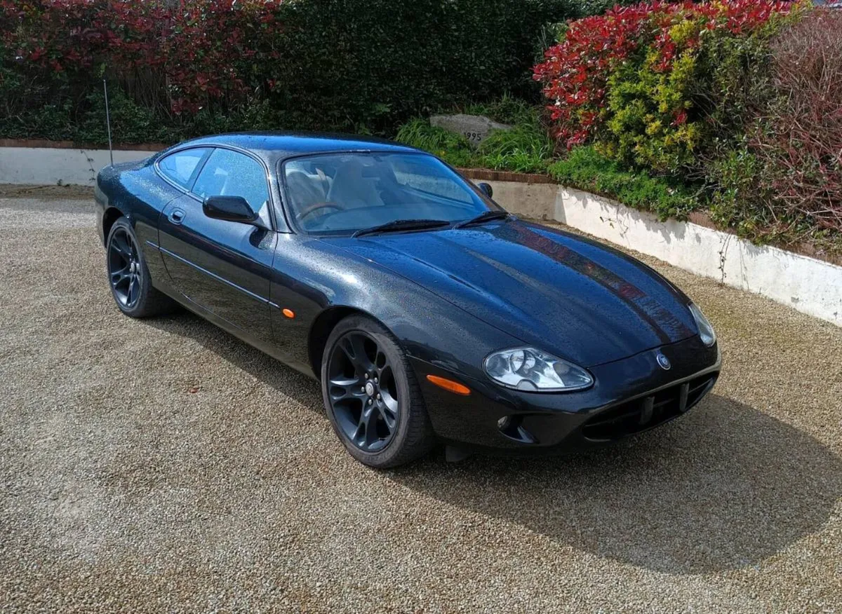 Jaguar Xk8 1996 - Image 1