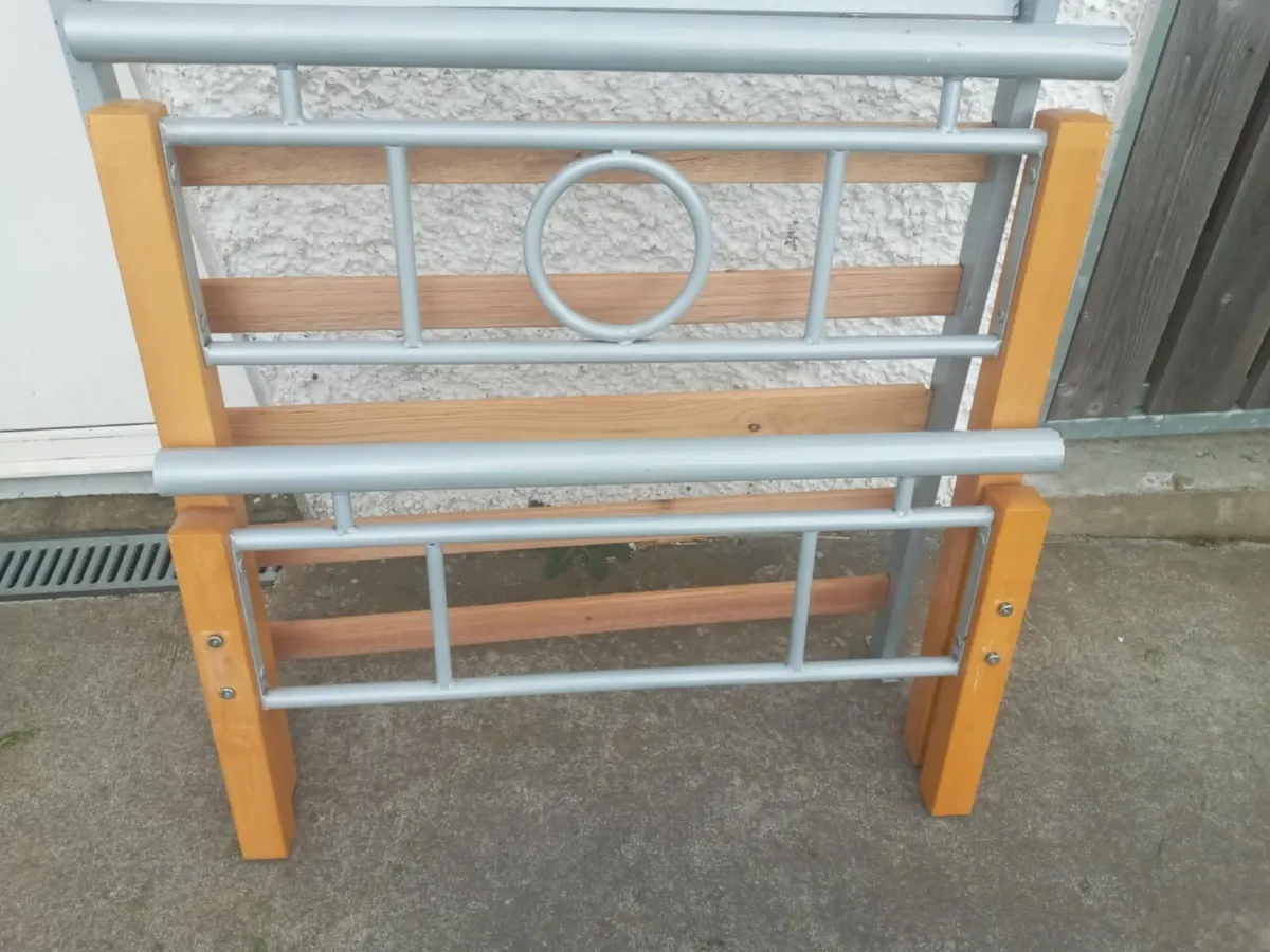 Bed frame - Image 1