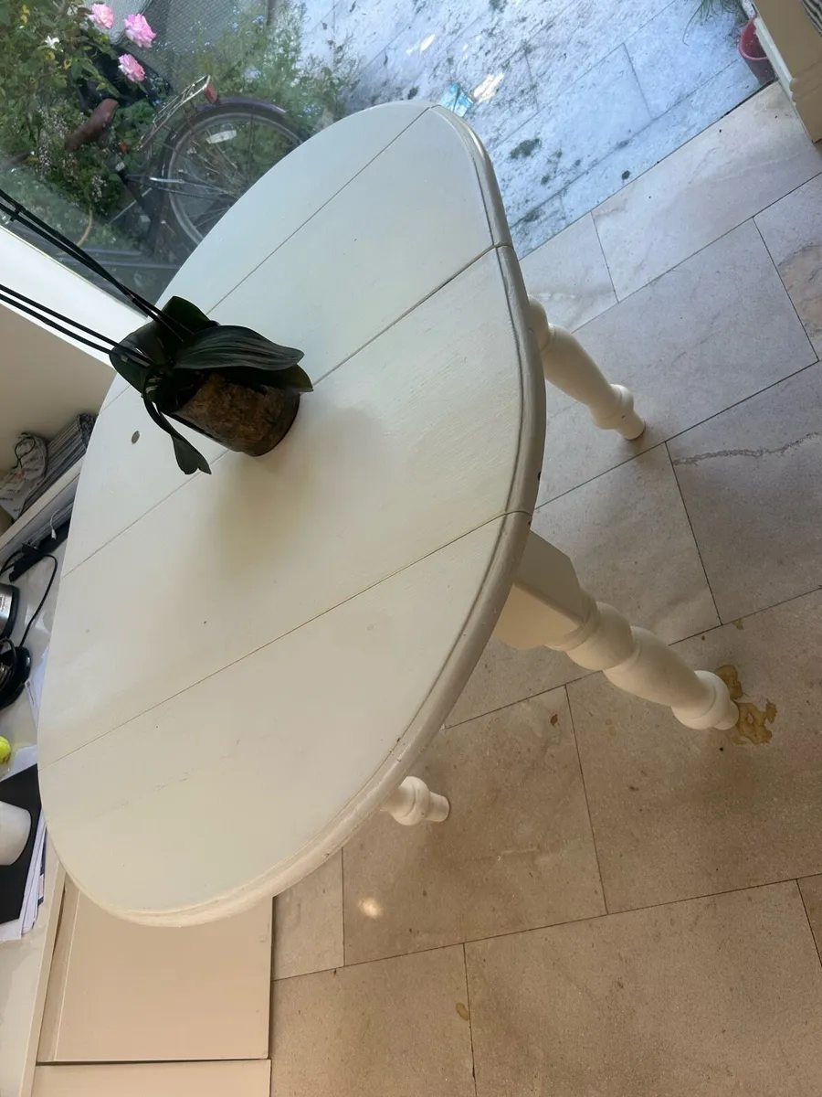 Dining table - Image 2