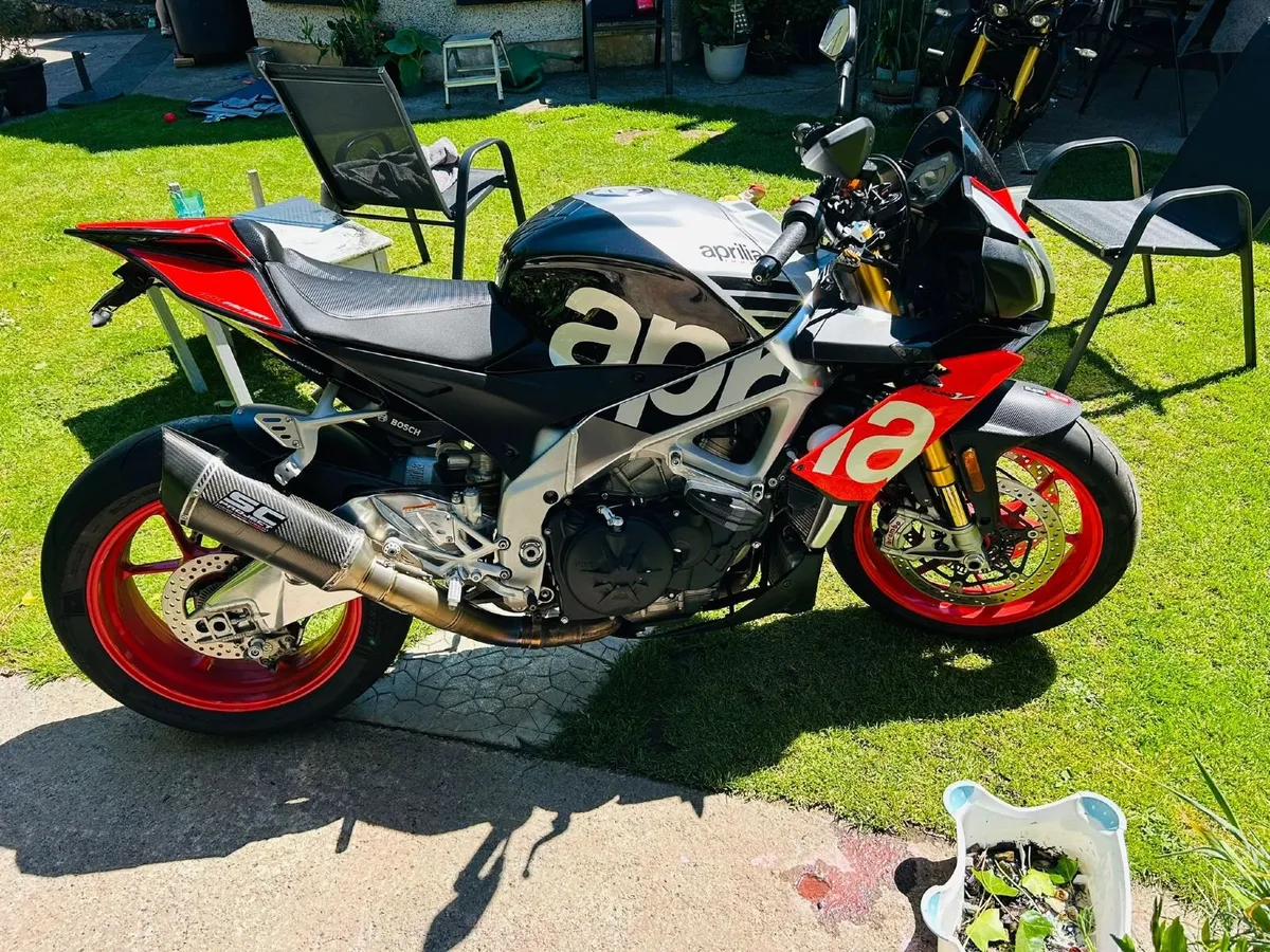 Aprilia Tuono 1100 V4 - 2018 - Image 1