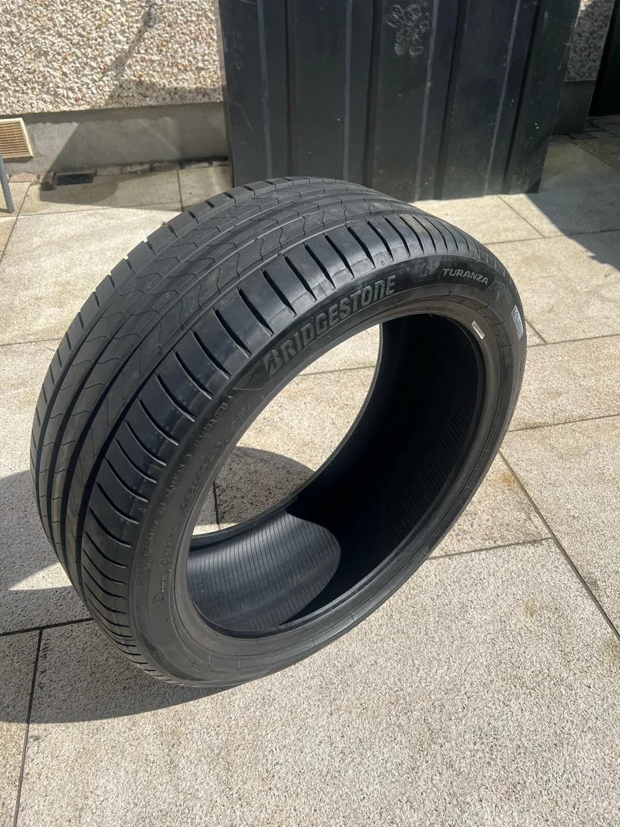Bridgestone Turanza T6 Enliten 245/40/19 - Image 1