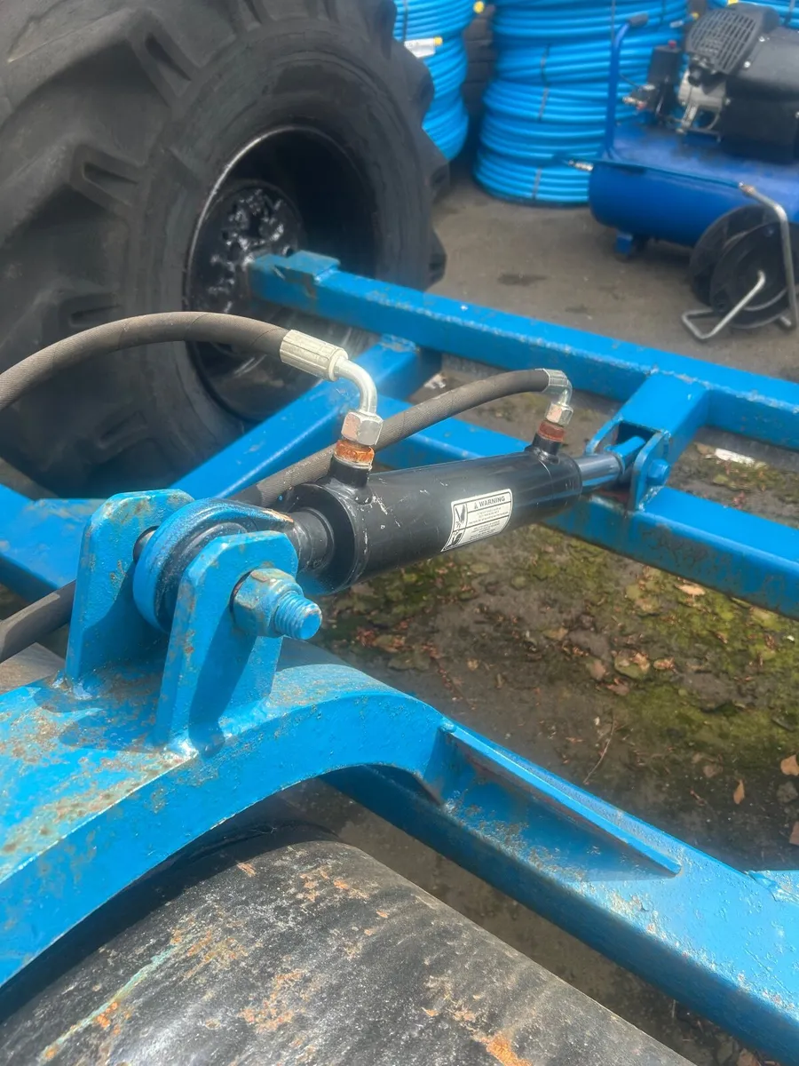 Roller with wheels - Image 2