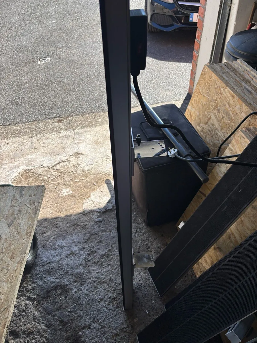 2600W Radiant Heaters x 9 - Image 3