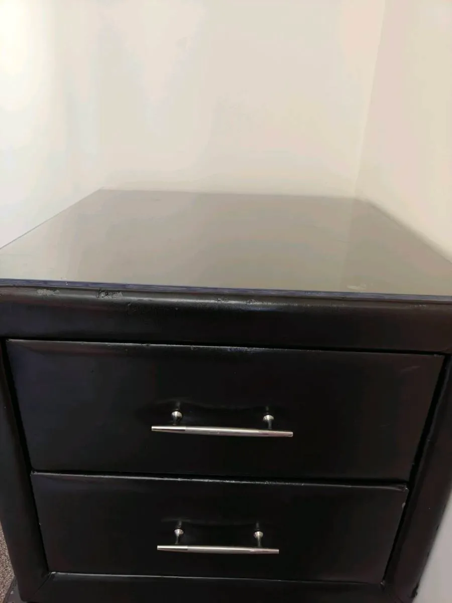 Chest of drawers - Image 1