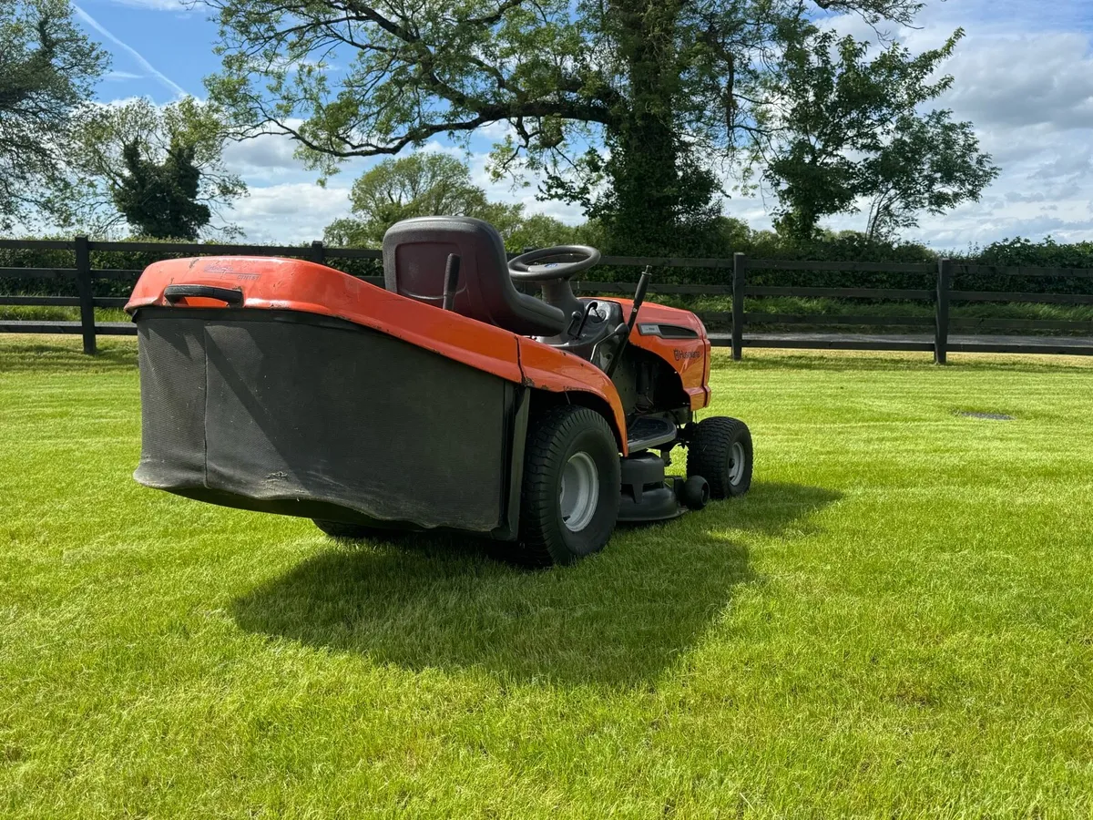 Husqvarna ride on mower  CTH151 - Image 2