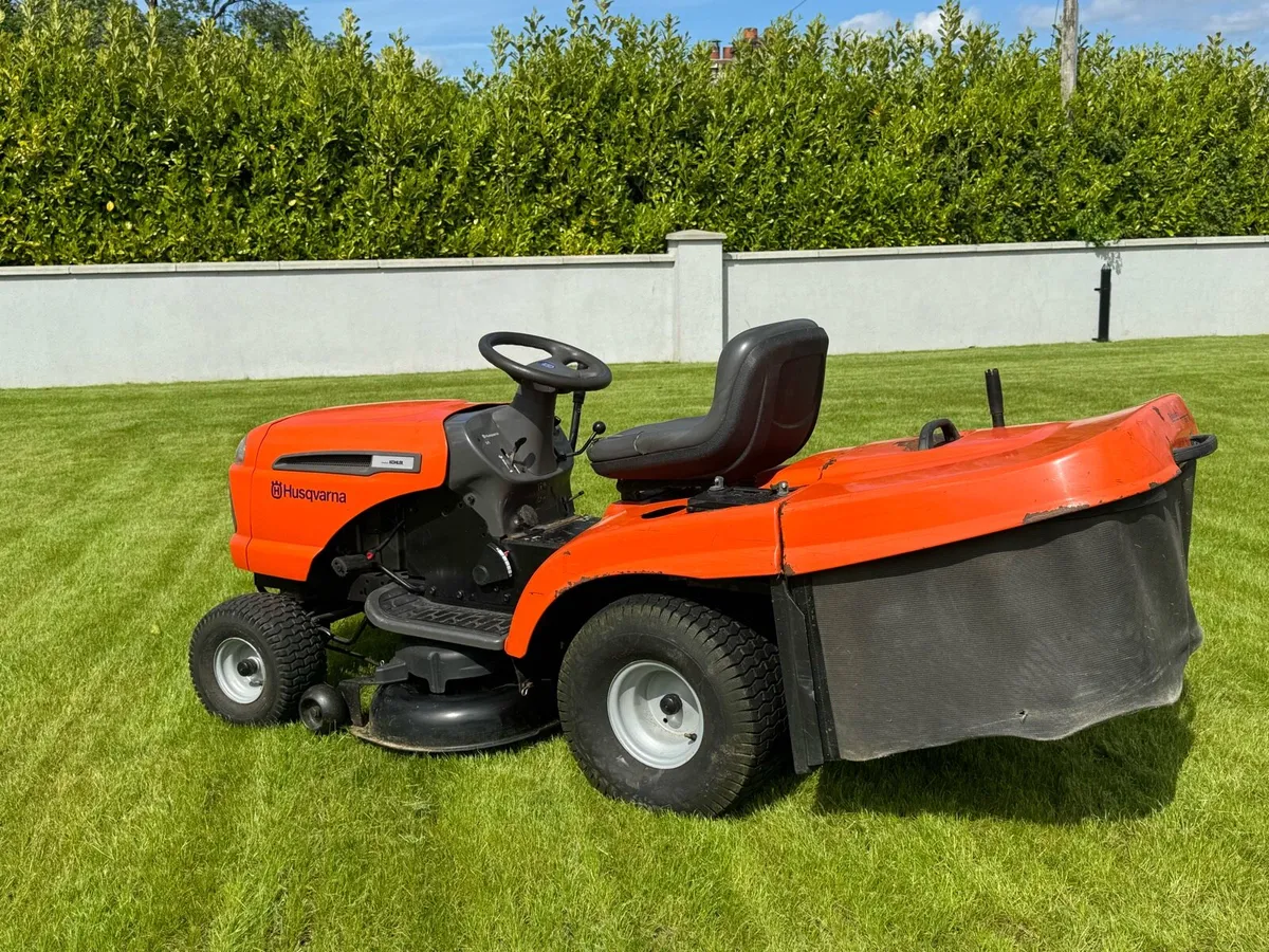 Husqvarna ride on mower  CTH151 - Image 4
