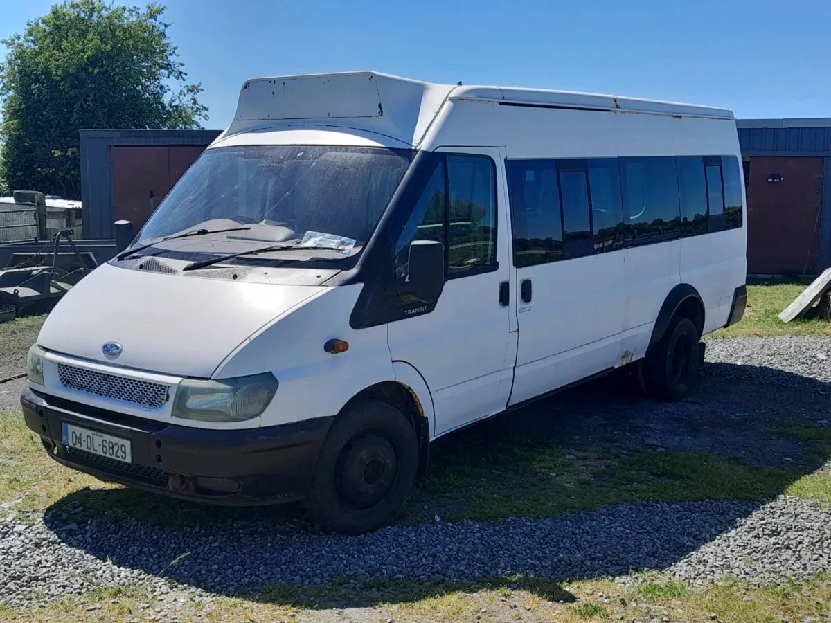 Transit minibus - Image 3