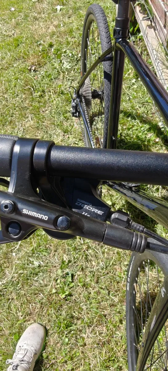 Giant Escape 2 - Hybrid w/ Disc Brake - Image 2