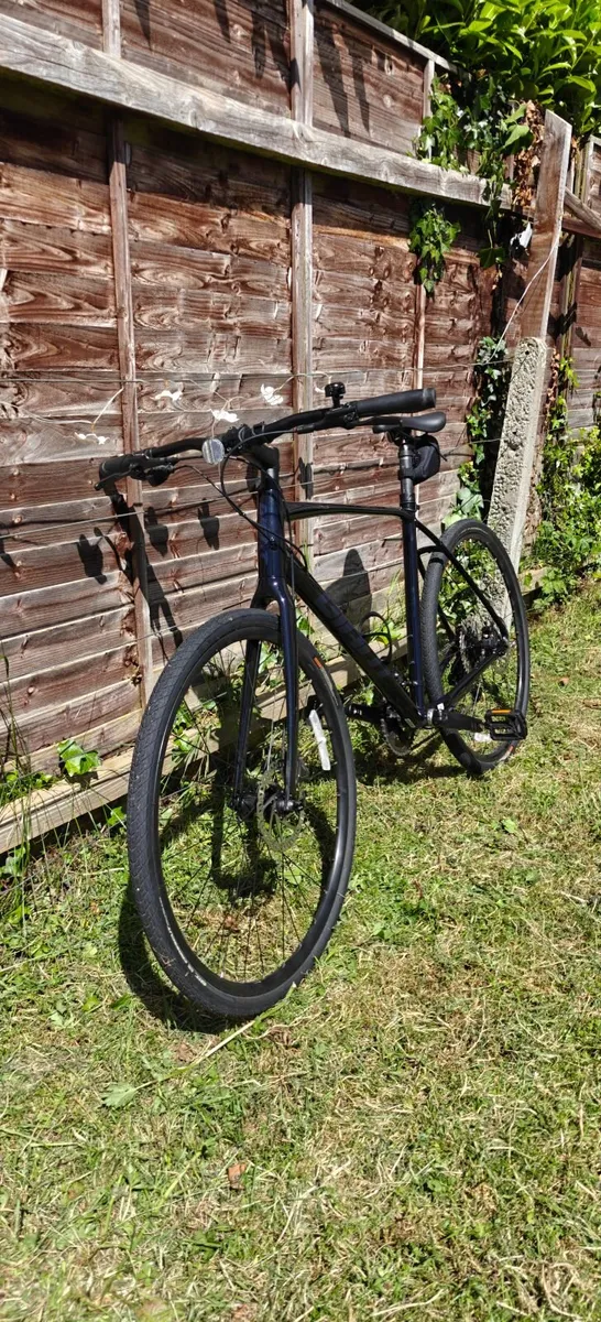 Giant Escape 2 - Hybrid w/ Disc Brake - Image 3