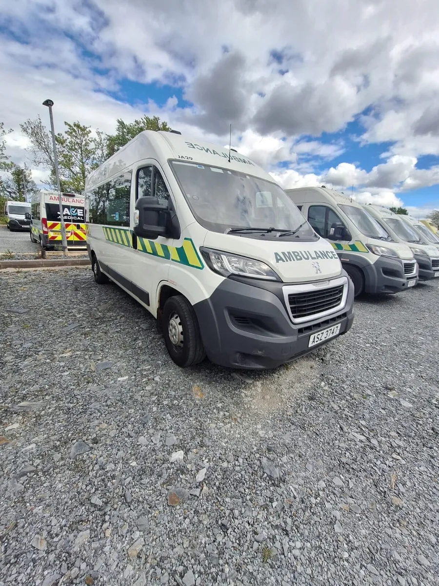 Peugeot Boxer x 5 Ambulances - Image 2
