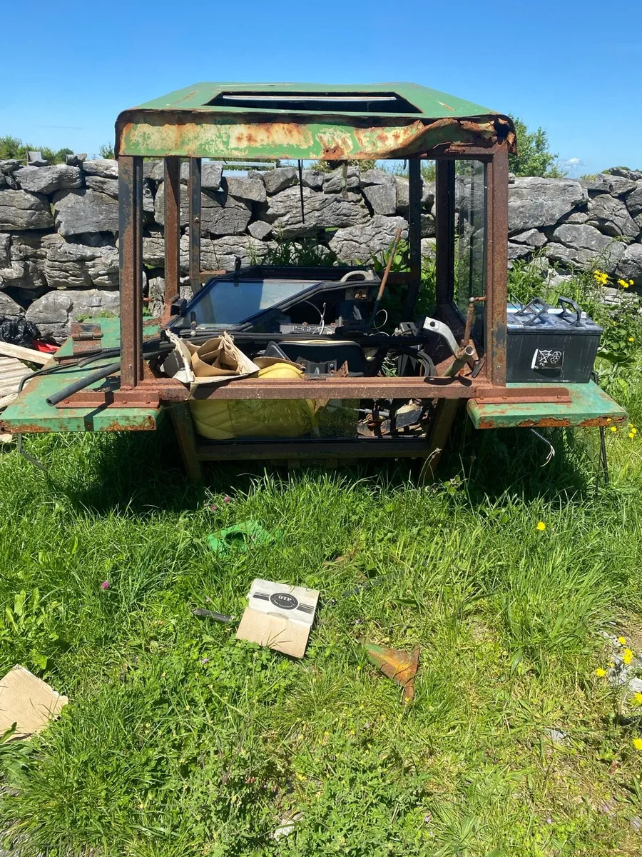 John Deere secure cab - Image 1