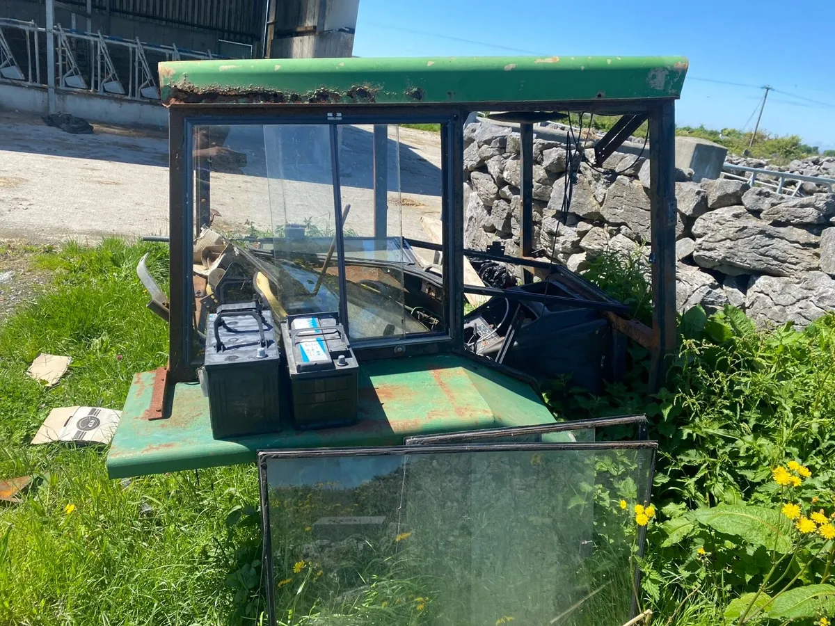 John Deere secure cab - Image 3