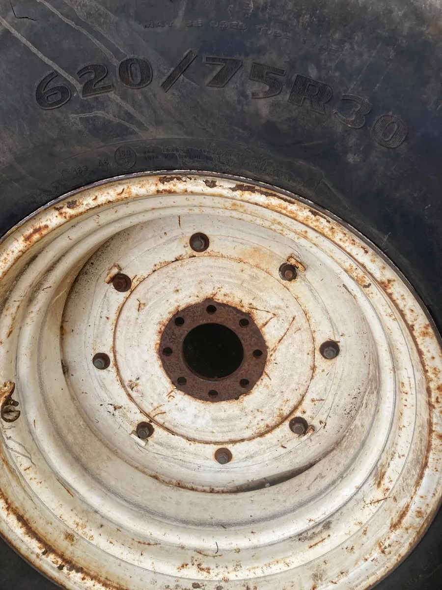 Tractor tyres and rims - Image 3