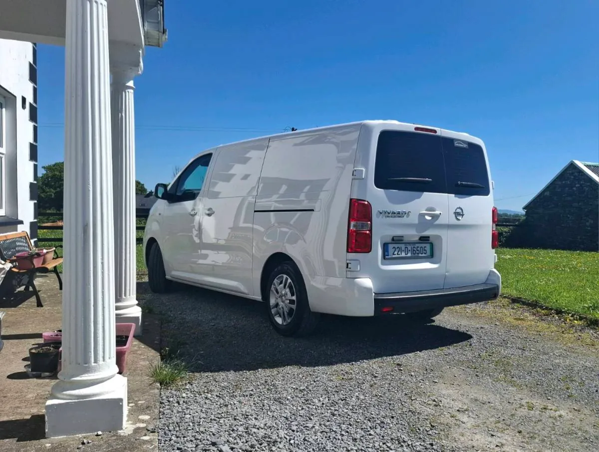 75kw OPEL VIVARO LWB SOH 90.2% LONG RANGE 280 km - Image 4
