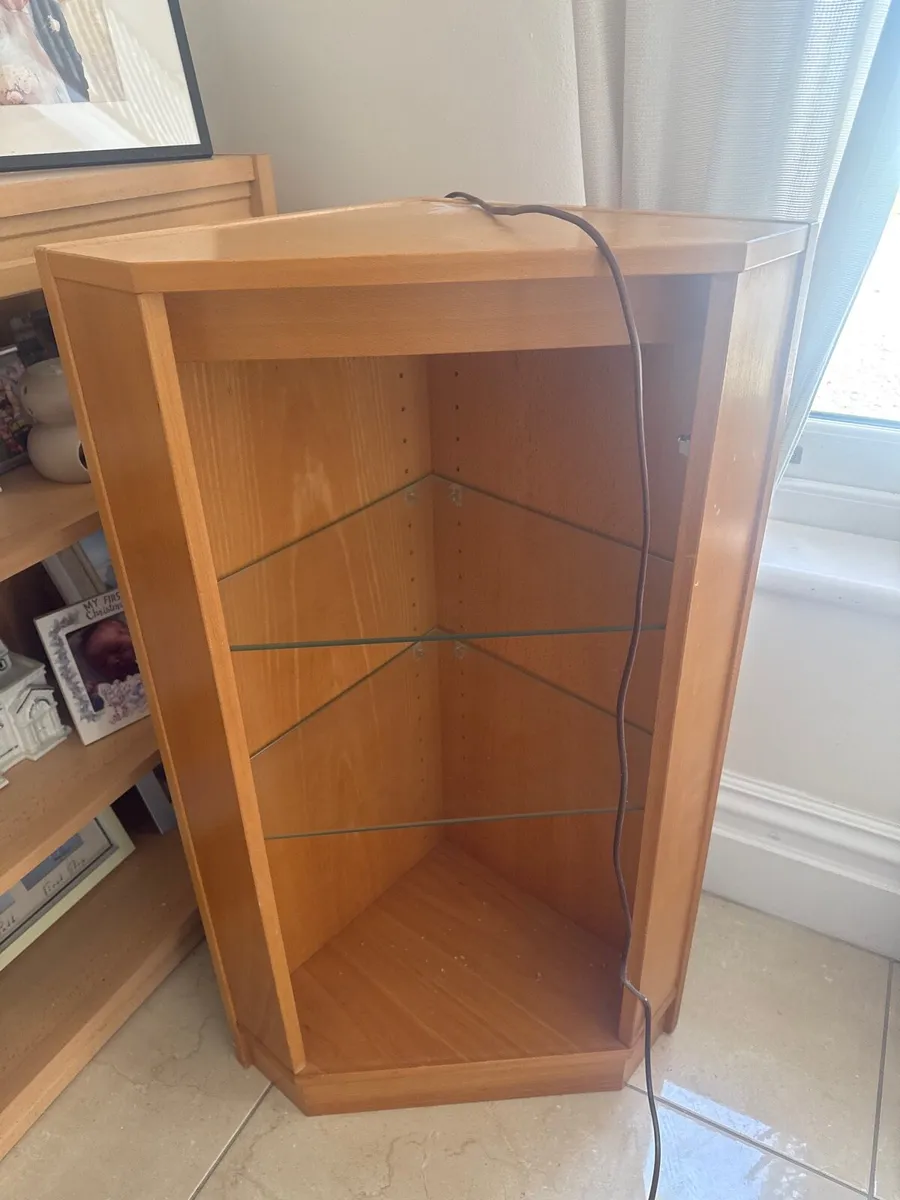 Cabinet with light - Image 1