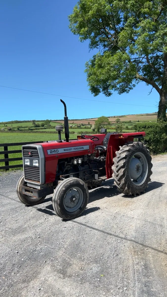 Massey Ferguson 240 - Image 2