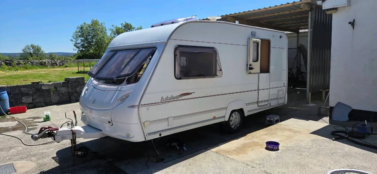 Caravan - Image 1