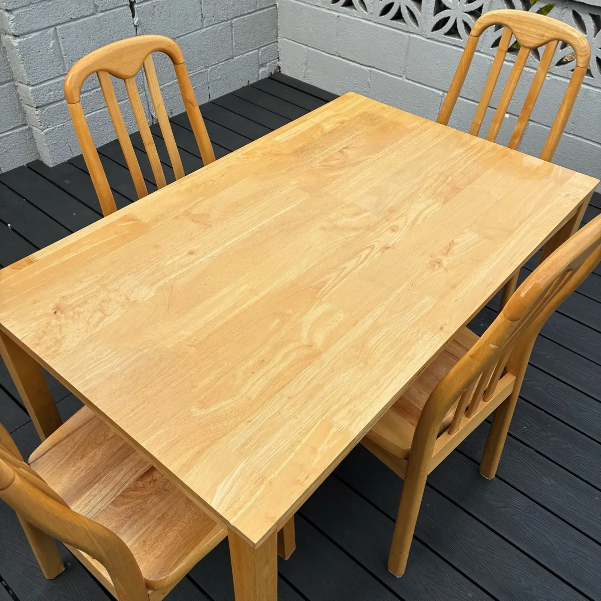 Solid pine table and 4 Chairs - Image 4