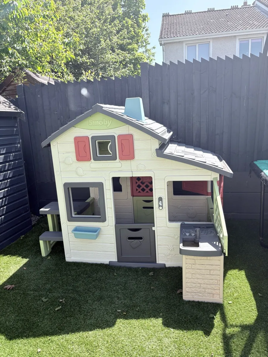 kids play house - Image 1