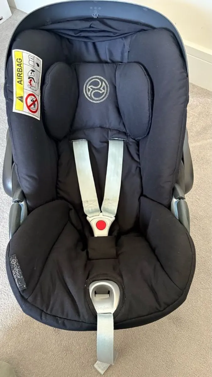 Cybex Cloud Z i-Size Car Seat + Rotating ISOFIX Base - Image 3