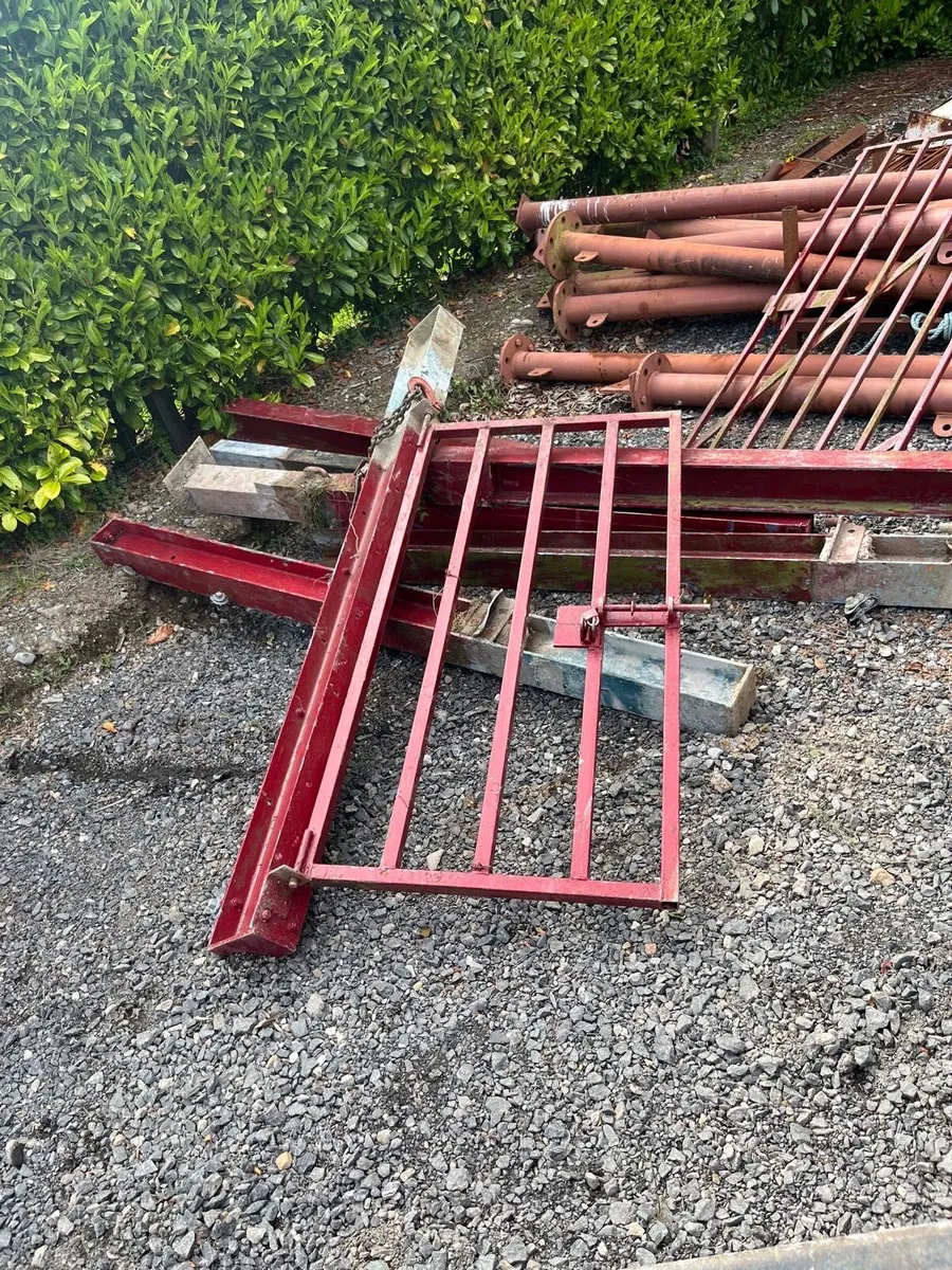 Gates - Image 2