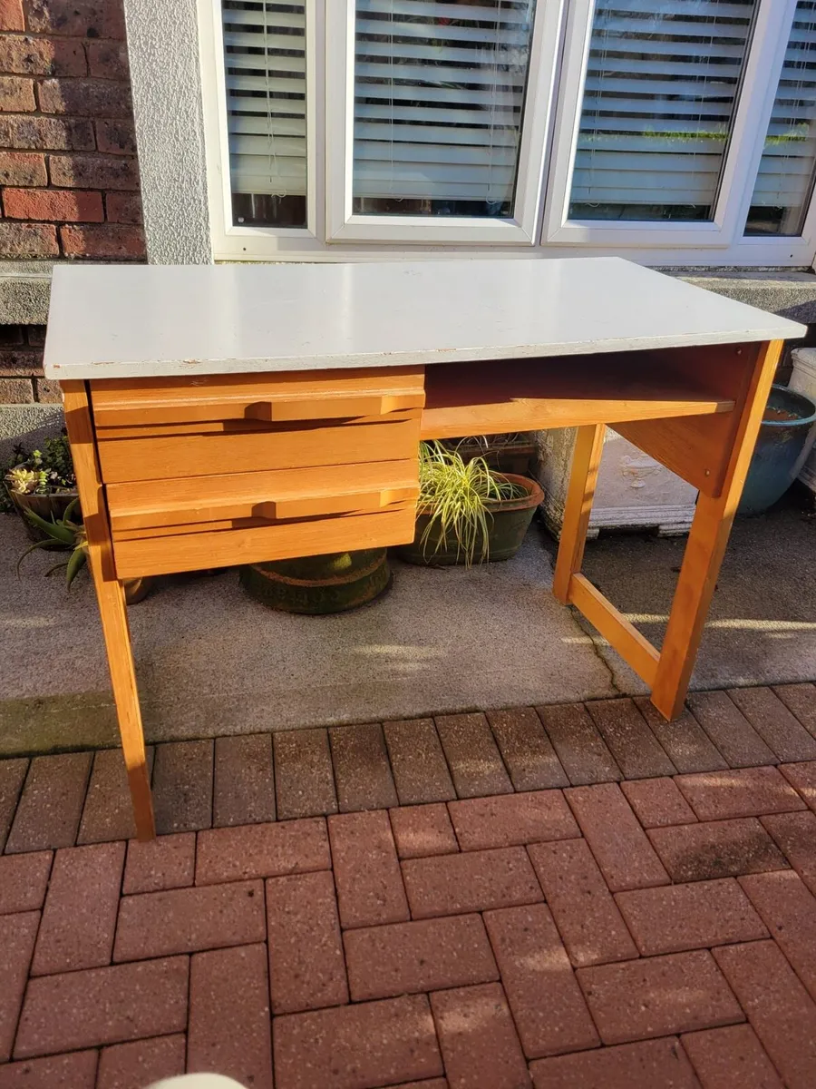Vintage desk - Image 2