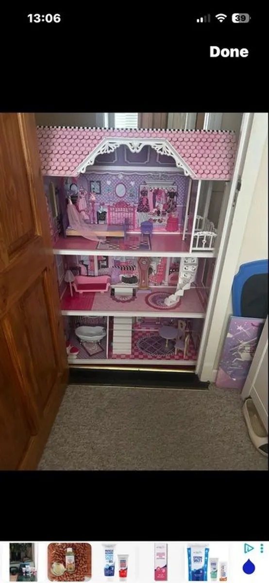 large dolls house - Image 2