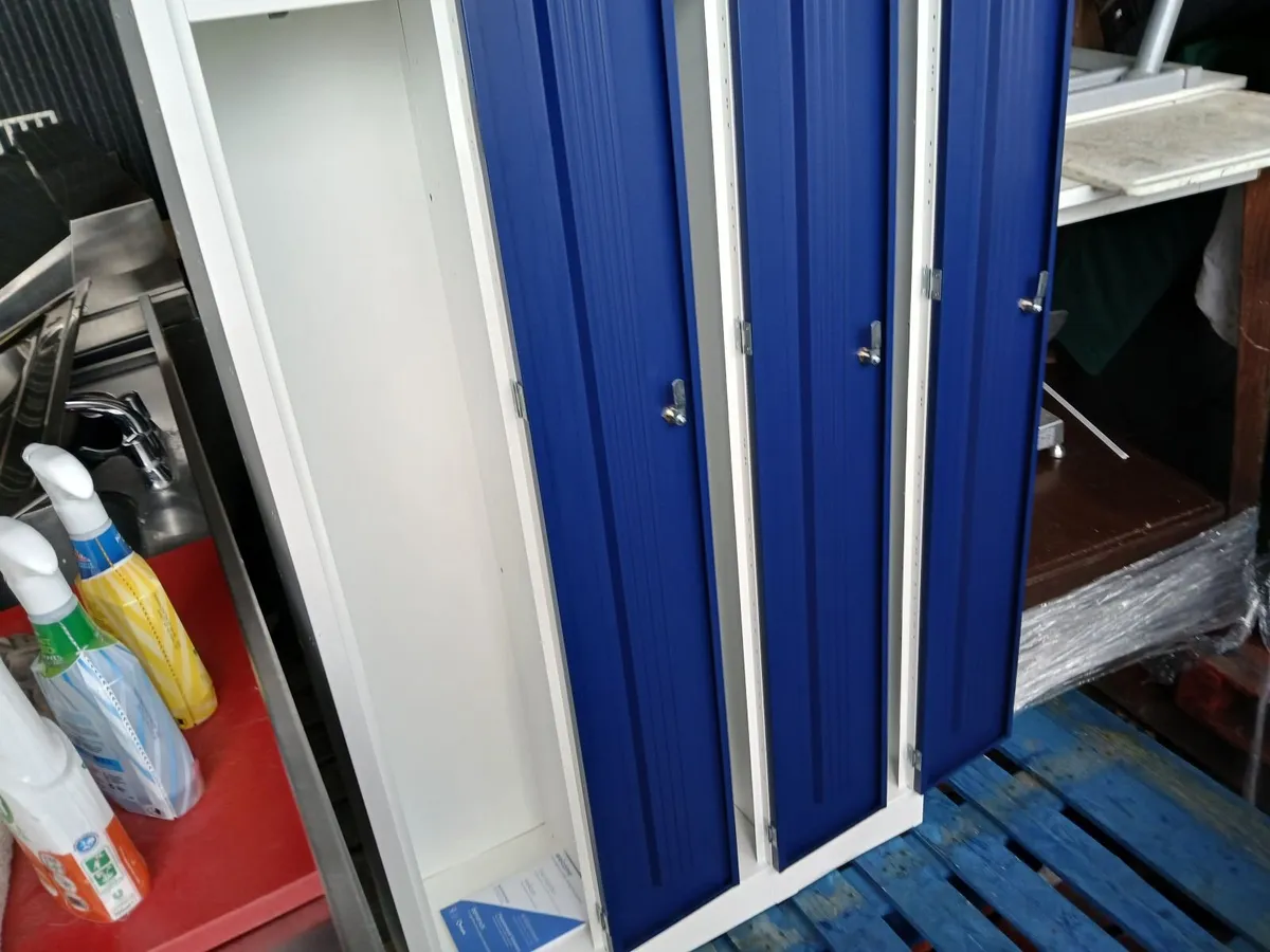 Personal lockers new 3x1...stand alone unit - Image 3
