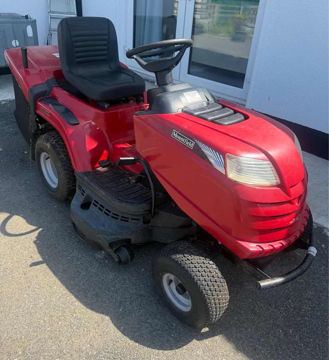 Ride on Lawn Mower - Image 1