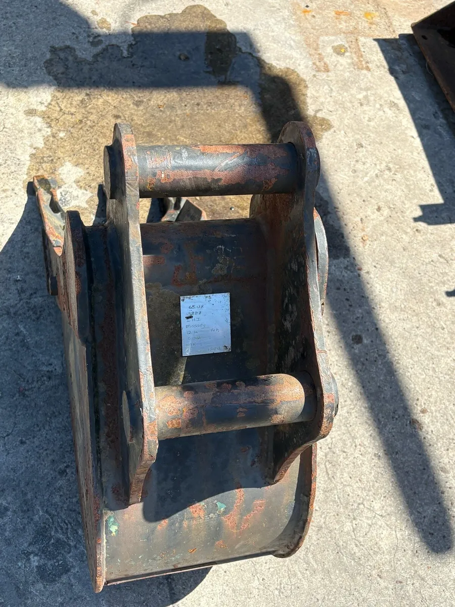 Geith 12” Bucket 50mm pin - Image 3