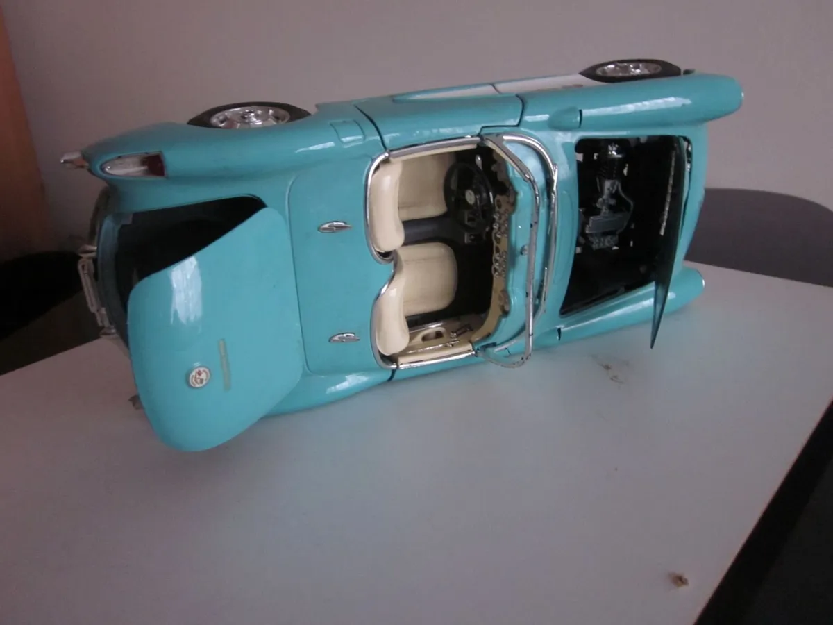 Vintage Burago 1957 Chevolet Corvette Convertible - Image 3