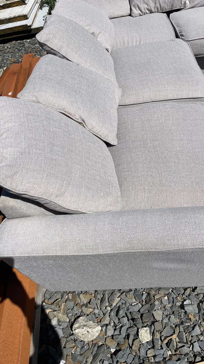 Corner sofa large size. Free delivery - Image 4
