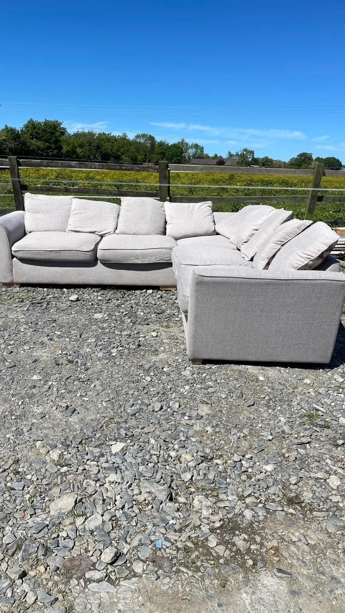 Corner sofa large size. Free delivery - Image 1
