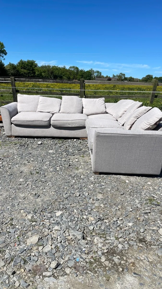 Corner sofa large size. Free delivery - Image 2