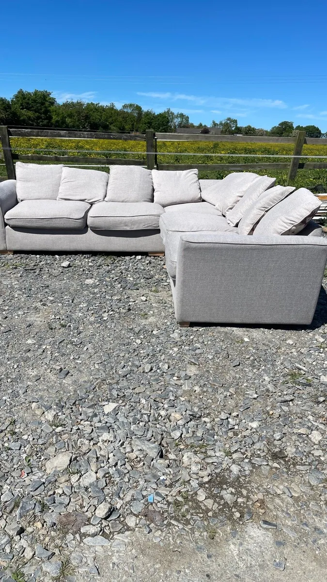 Corner sofa large size. Free delivery - Image 3
