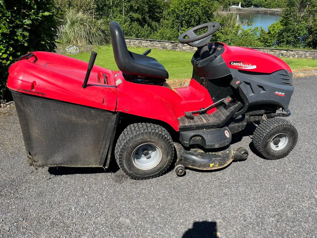 22HP Castlegarden hydro ride on lawnmower - Image 3