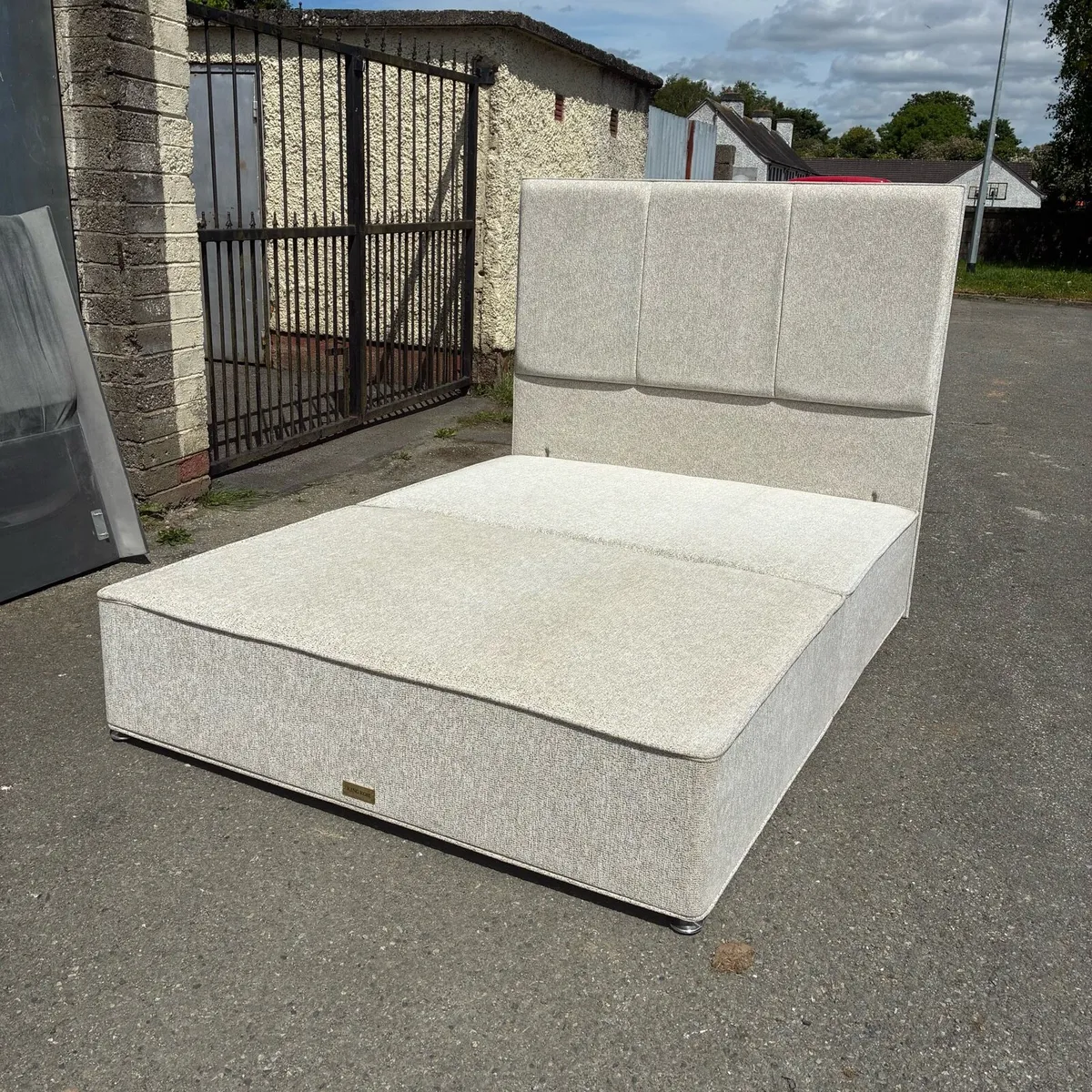 Fab!! 5ft King Koil Bed base & Tall Headboard - Image 3