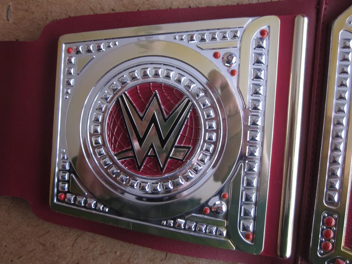 Mattel WWE Universal Champion Belt 2014 - Image 4