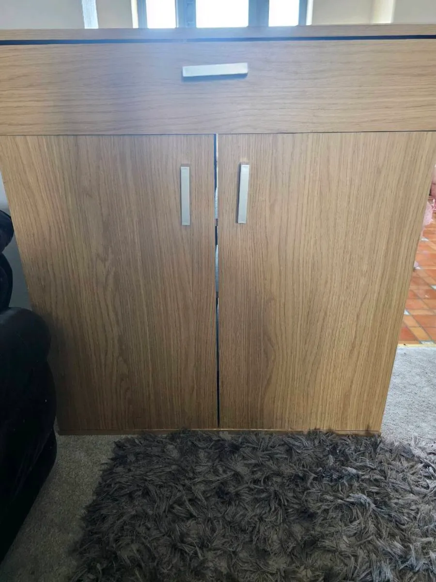 Shoe cabinet - Image 1